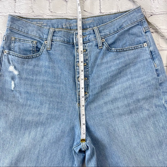 Universal Thread Vintage Straight High Waist Buttoned light wash jeans 14/32L - Picture 10 of 13